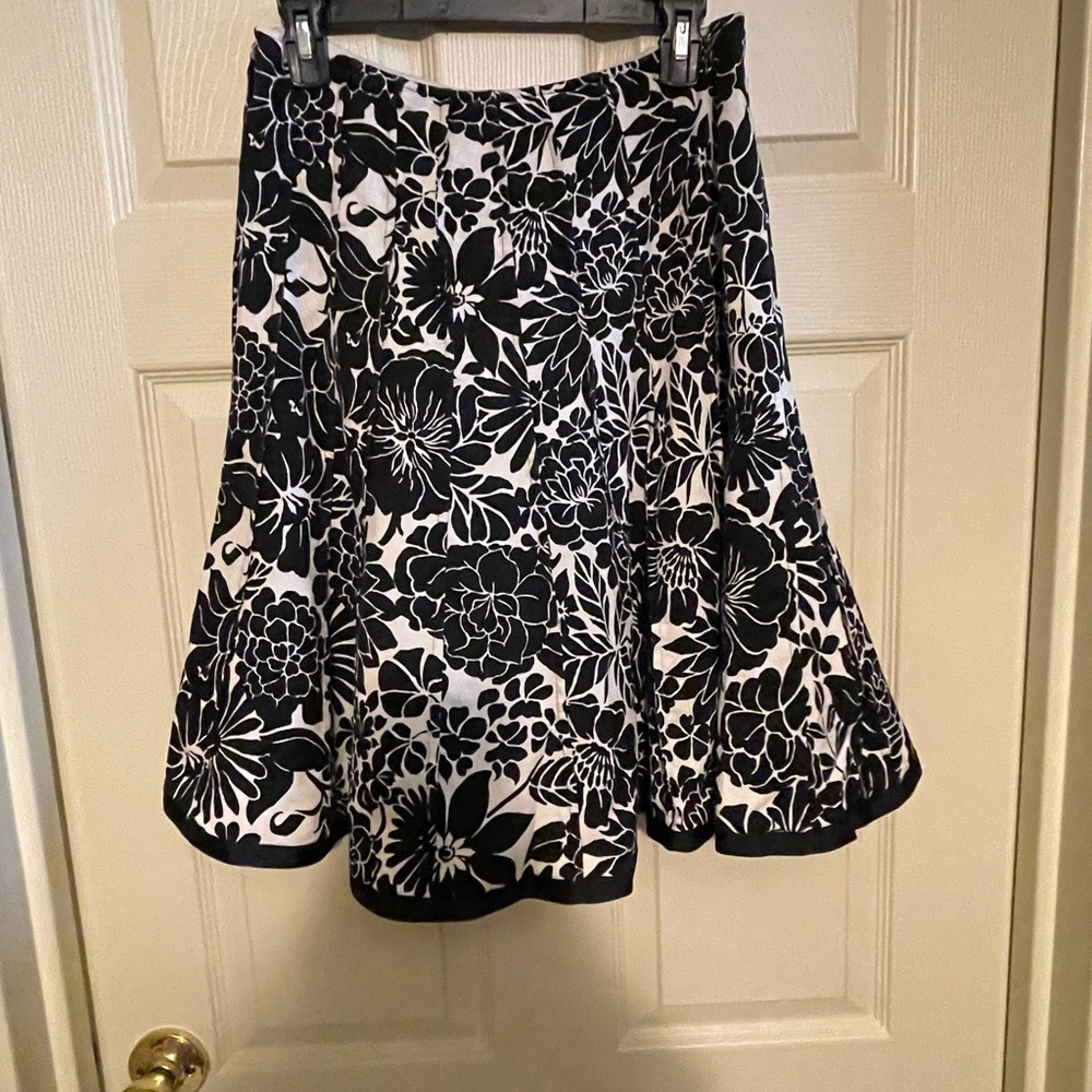 Ann Taylor skirt size 4
